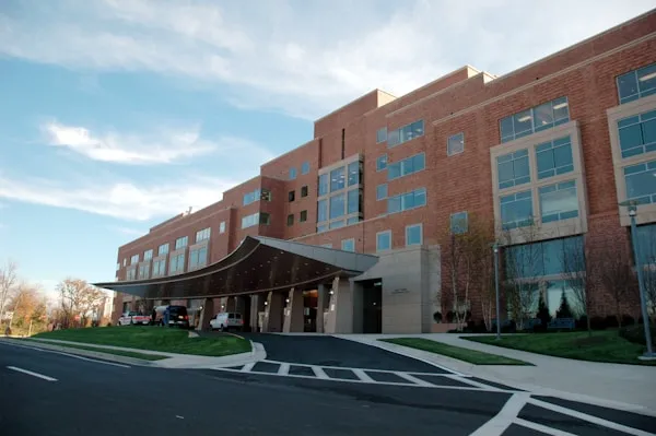 Hospital público com infraestrutura moderna